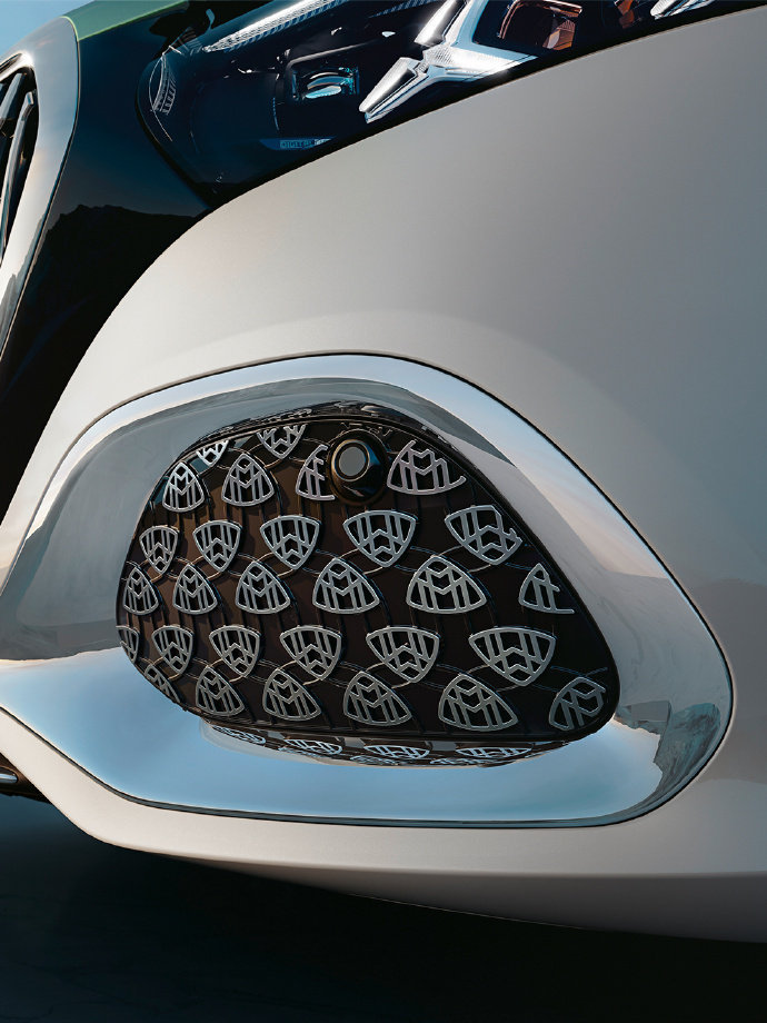 新一代梅赛德斯 - 迈巴赫 S 级在北京车展完成中国首秀，官方指导价 146.8