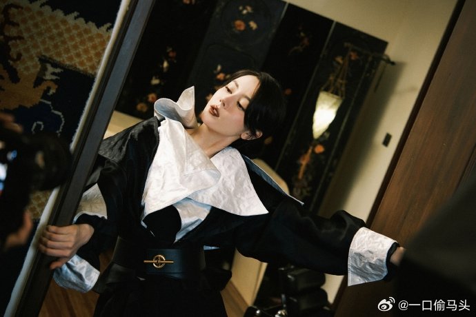 迪丽热巴首谈卫蓝热巴谈卫蓝太真实了！不只是演两个名字一样的人，更是两种人生的碰撞