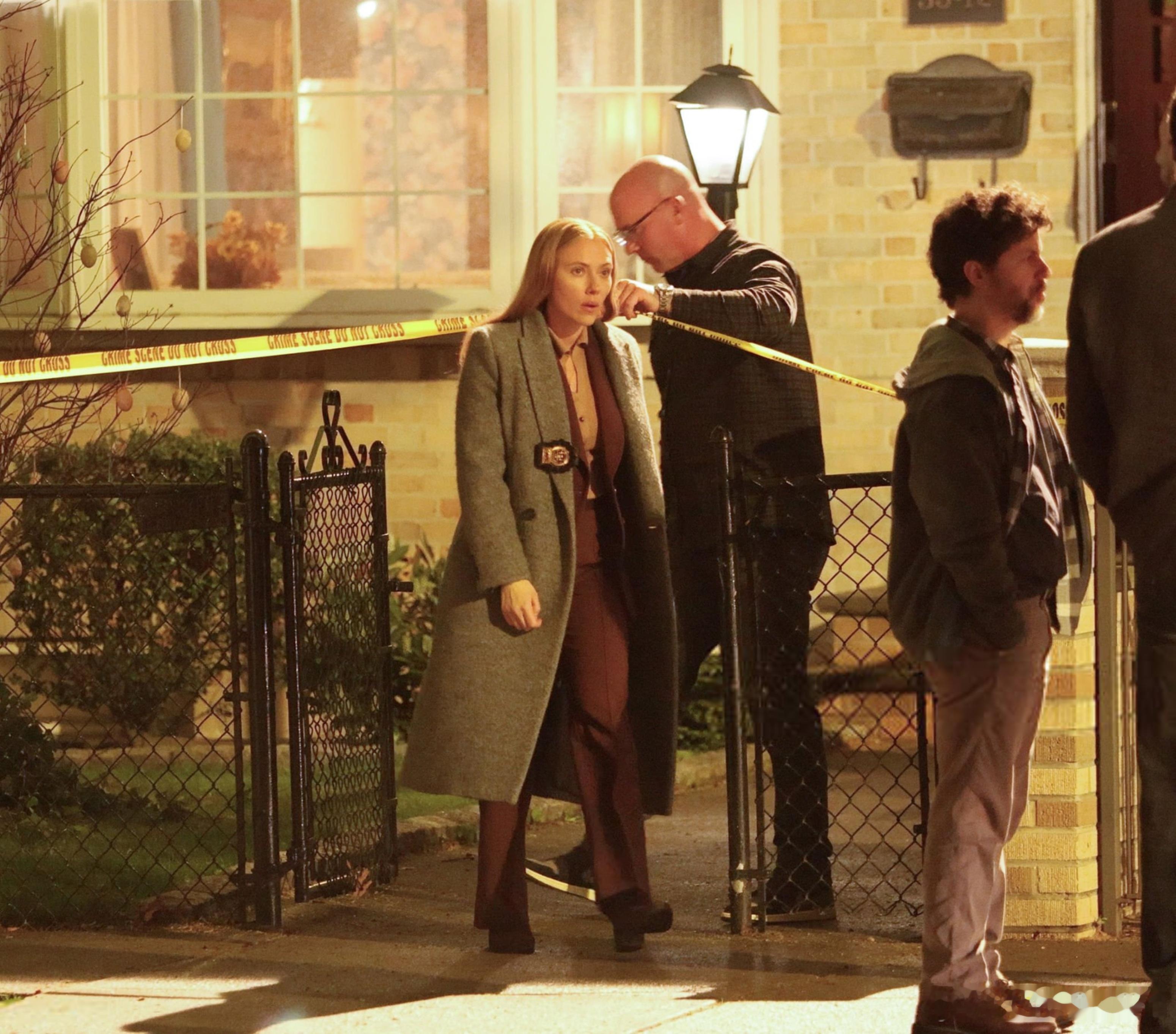 Scarlett Johansson斯嘉丽约翰逊继续在纽约拍摄新片《驱魔人》，拍