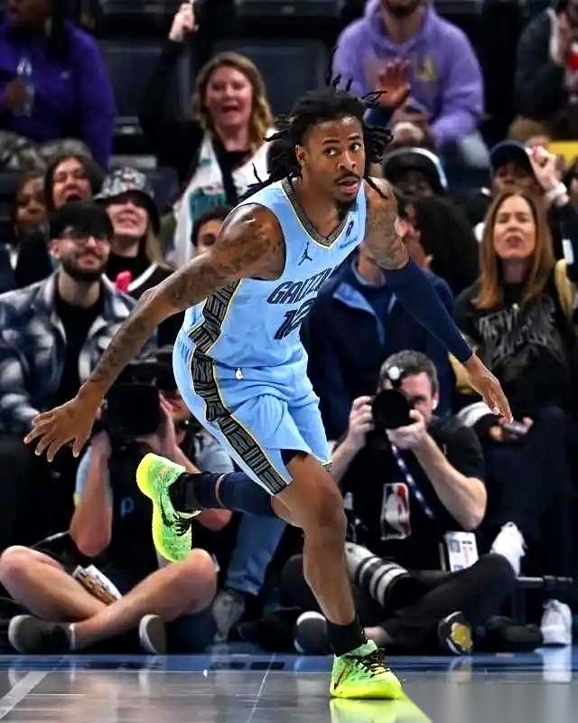 我看到这消息，脑子里就一个词：作死。
真要把莫兰特弄来洛杉矶？
拿祖巴茨去换？我