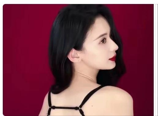 徐梓钧喊话高亚麟：

作为一个男人，你把我备注成鸡🐔，你觉得为你的言行道歉！我