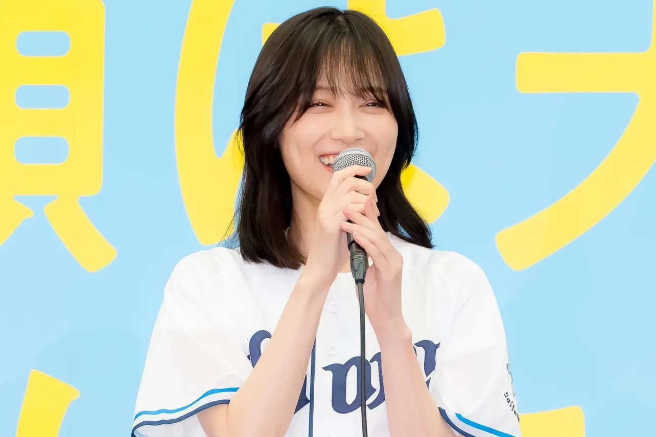 日娱新闻山下美月 女演员山下美月于5月29日在东京都内出席了舞台剧《成濑要成为天