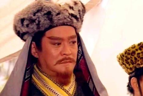 1075 年，耶律洪基怒责萧观音，逼她以白绫自尽，事后仍难消怒火，下令剥去她全部