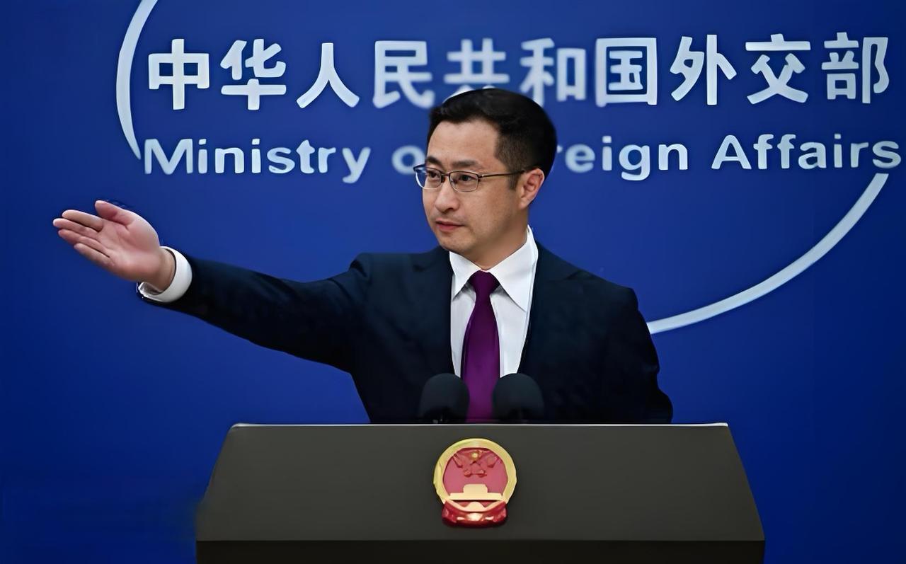 中国外交部发表严正声明，


7月20日，针对台湾当局宣布，从8月起停止对坚持一