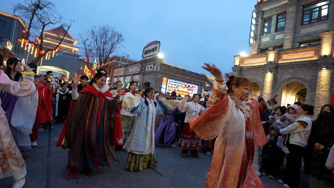 从3500年的历史走来
邢台！这个被时光窖藏太久的名字
正以“泉”新姿态
迎接全