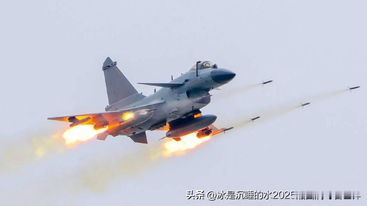 转发分享一组官网公布的中国空军歼-10C“猛龙”多用途战斗机的精彩靓图。图三是巴