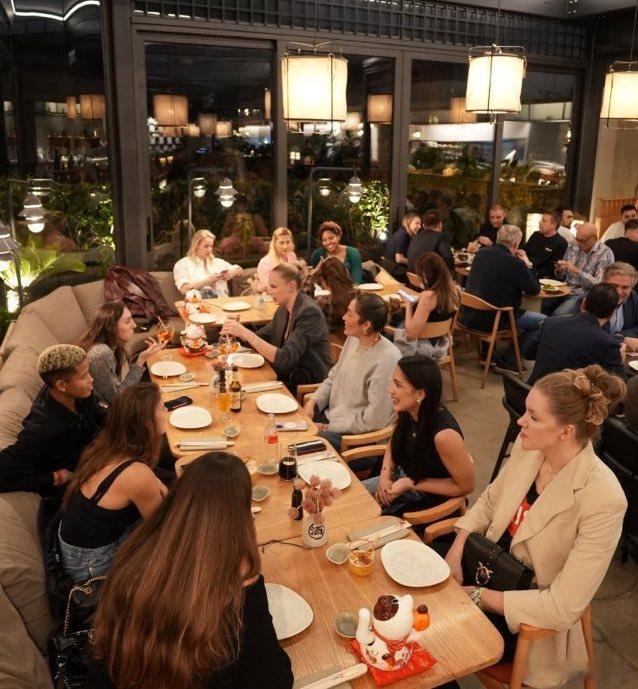 望月体育[超话]  费内巴切聚餐世界女排新闻 ​​​