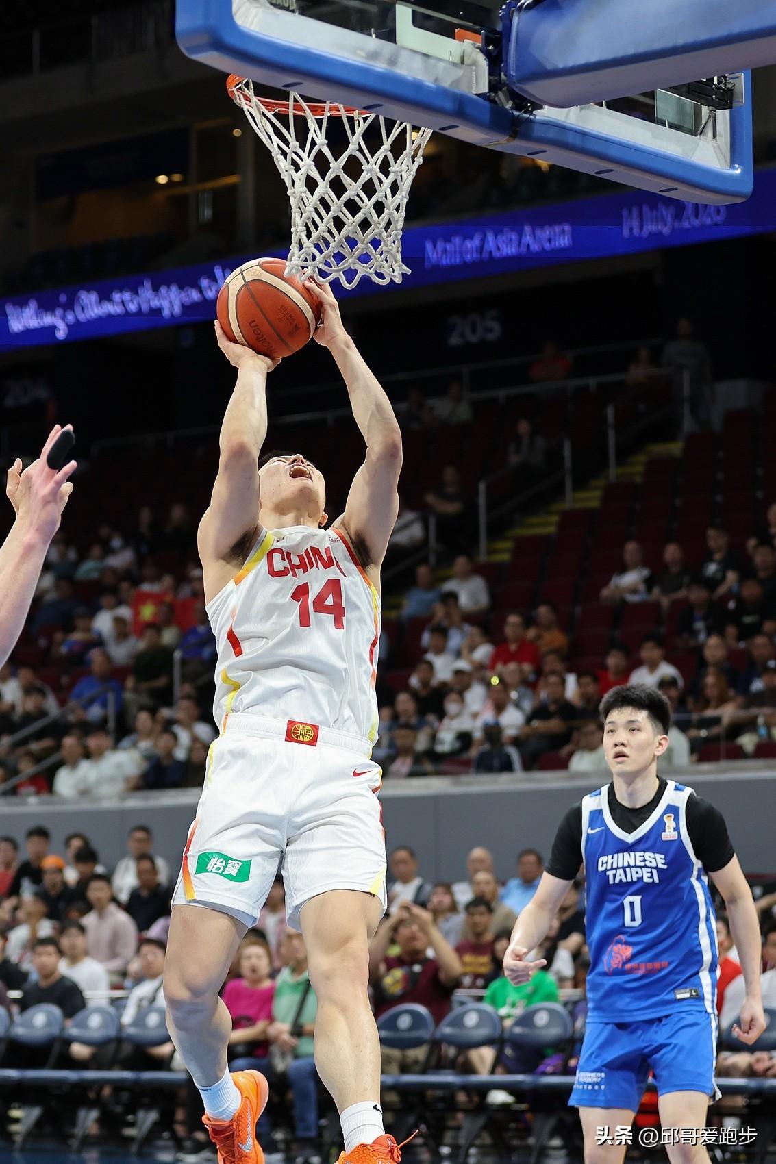 李弘权真是舍小家为大家，在国家队集训期间，他的妻子正好是预产期！昨晚的表现也是全