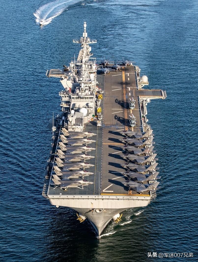 目前，美国海军的黎波里号两栖攻击舰，搭载了第1海军陆战队远征队，大约2200人，