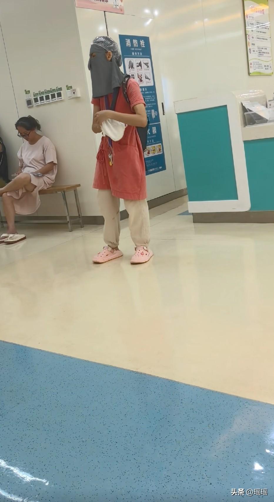 发现一个问题，黑人最怕晒黑！