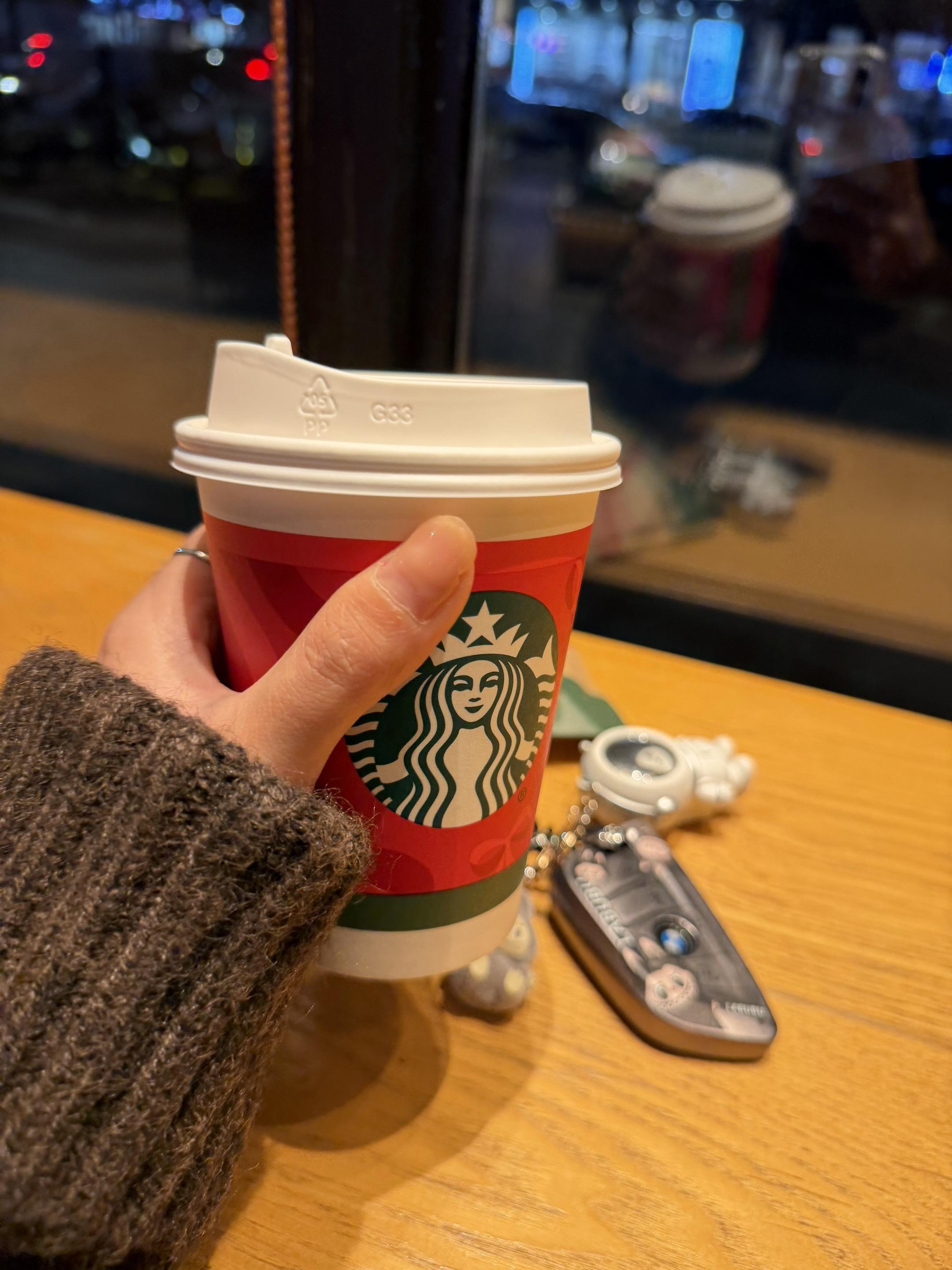 生活不会一直顺风顺水，但那些打湿眼眶的瞬间，那些咬牙撑过的难，终会变成...