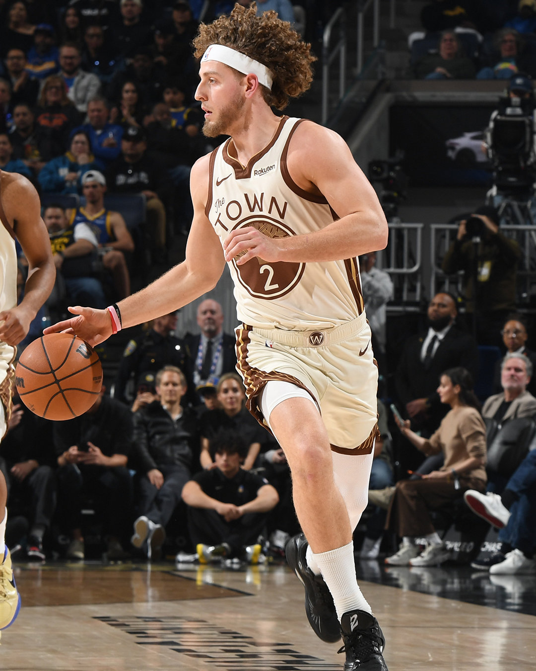 波齐姆斯基16分，5助攻，4篮板，1抢断。勇士绝杀灰熊