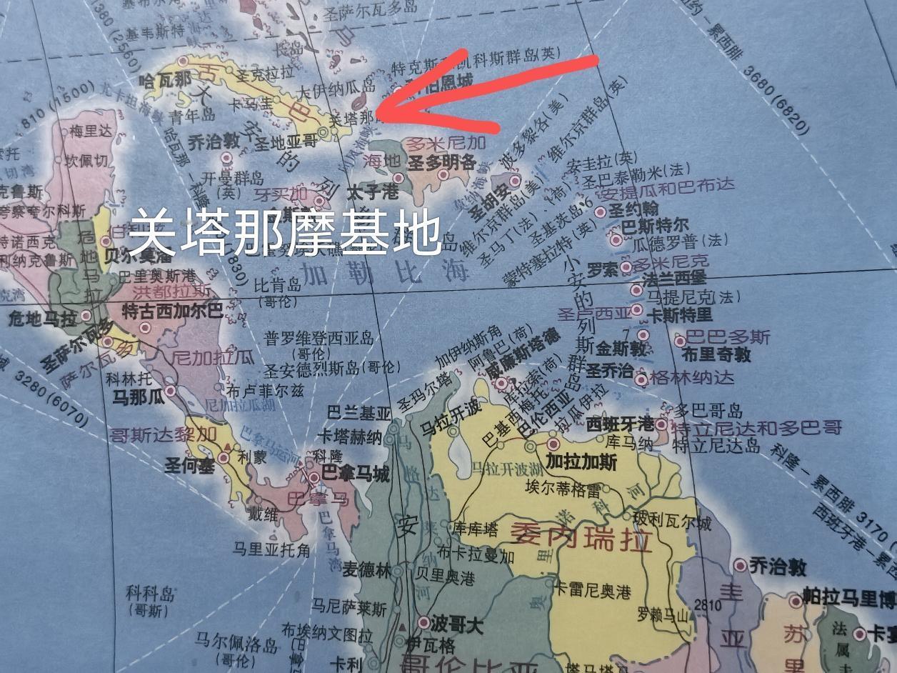 委内瑞拉确实太难了。看着好像海岸线挺长，但美国的关塔那摩基地近在咫尺，面向大西洋