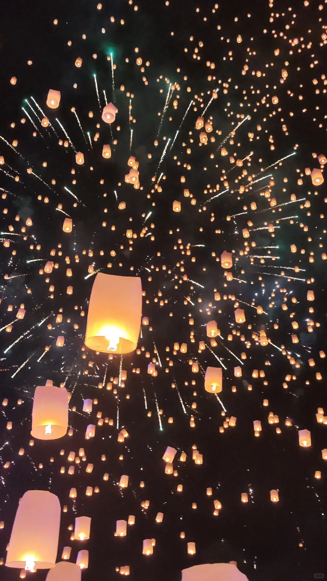 明灯三千，皆如所愿！泰国清迈天灯节 Live