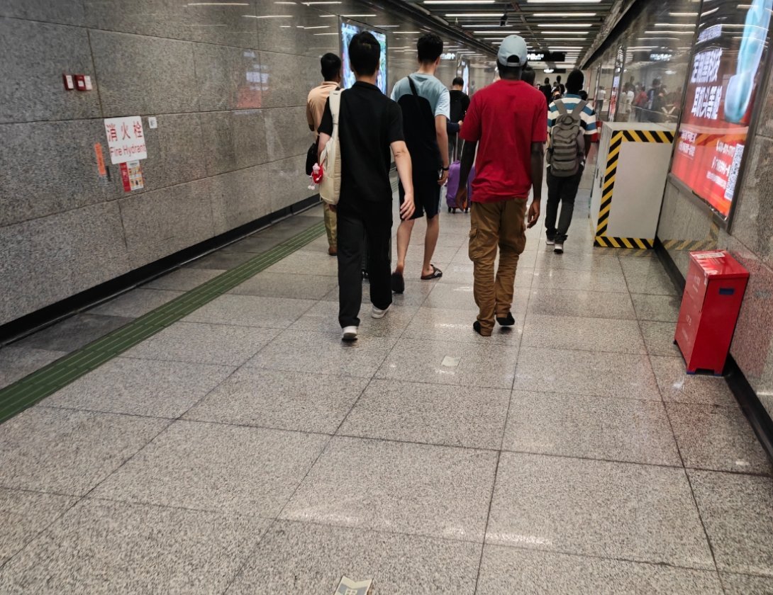 广州瓦坎达分达是确实，我上次二四年来都没这么多，最近这一波，各种深色肤色的人感觉