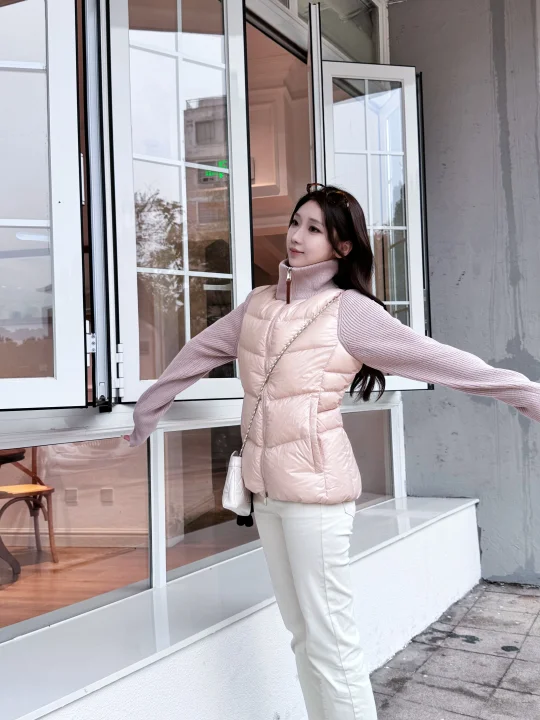 最近的天气穿羽绒服也不为过