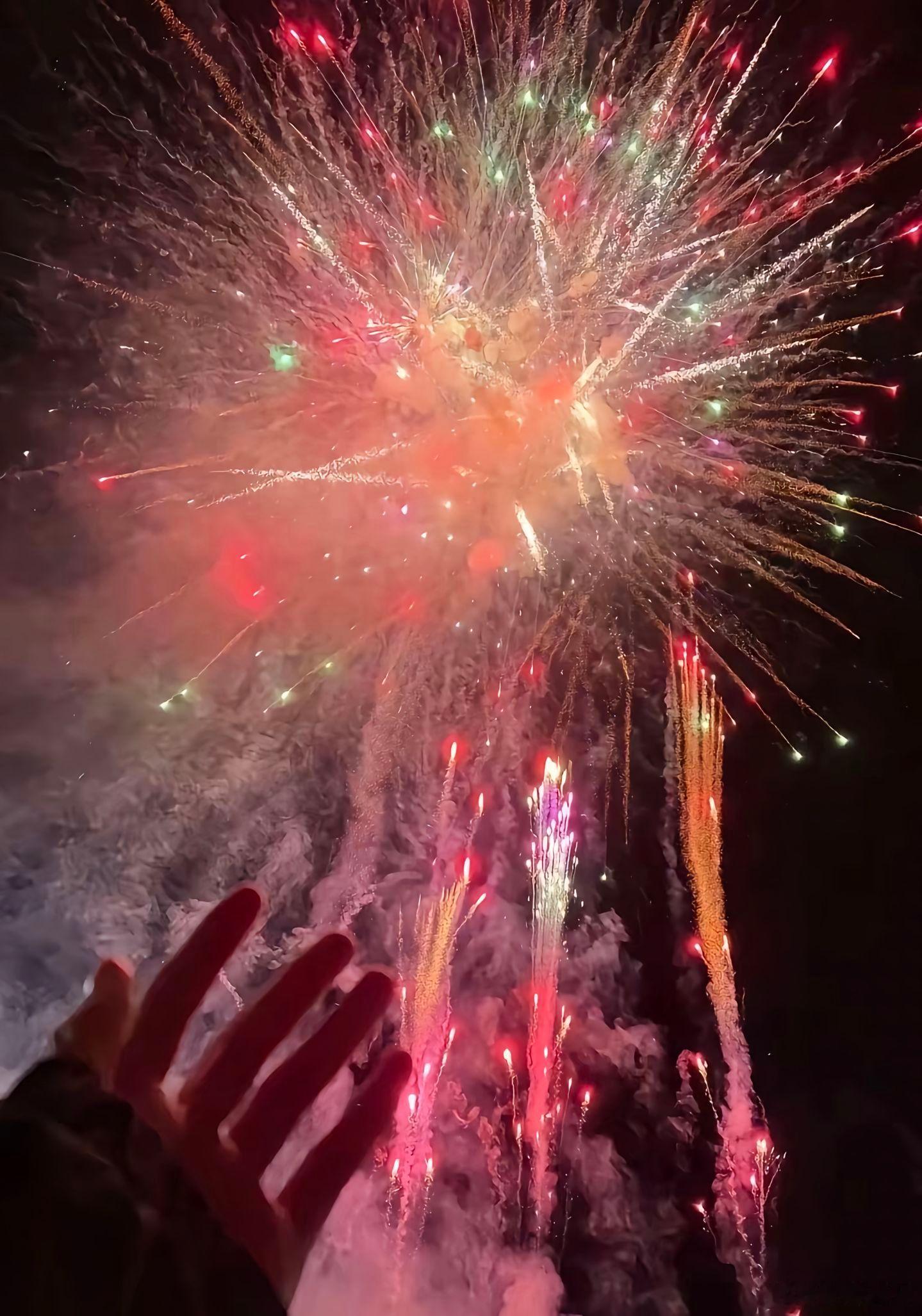 随手拍突然被这段话点醒了，我若重要，你处处都是办法，我若不重要，你比比皆是理由，