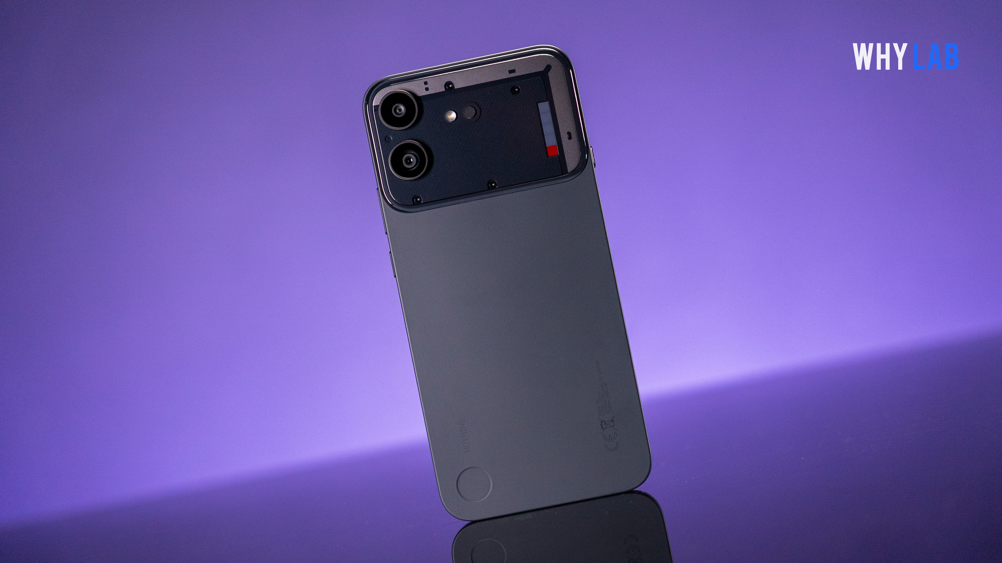 WHYLAB图赏 Nothing Phone（4b）真机上手，标志性透明后盖和 