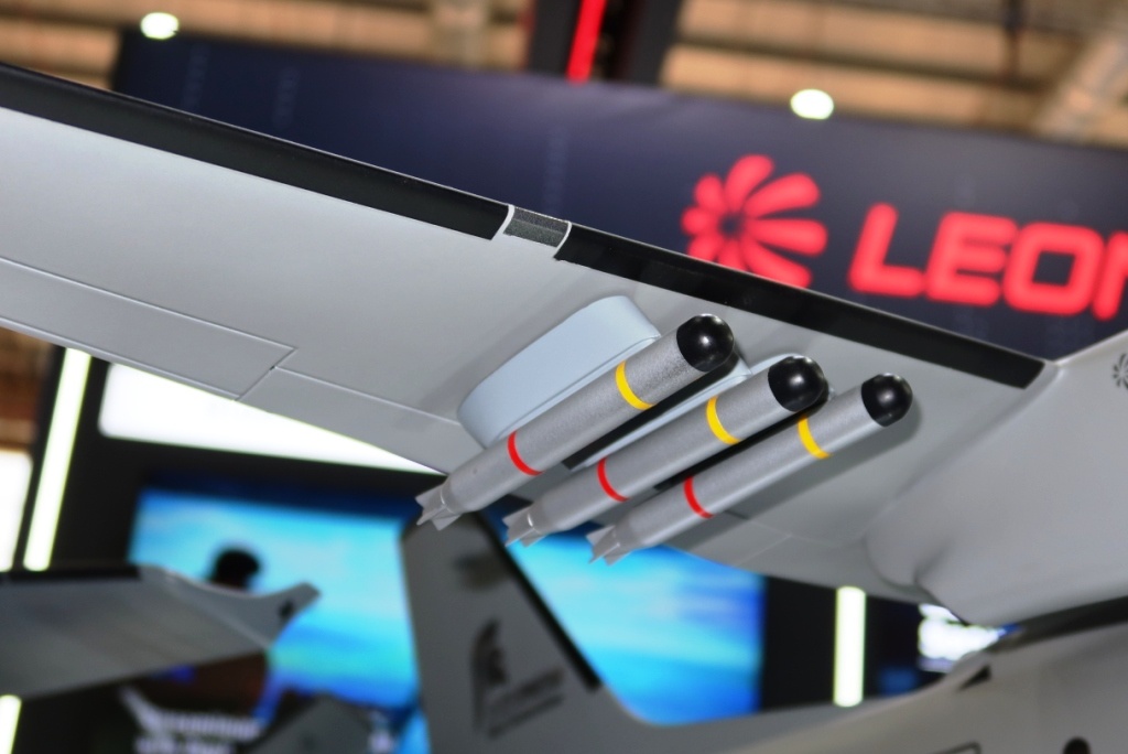 意大利C-27J运输机的海上巡逻机版本终于卖出去了，拿下了来自沙特的订单。C-2