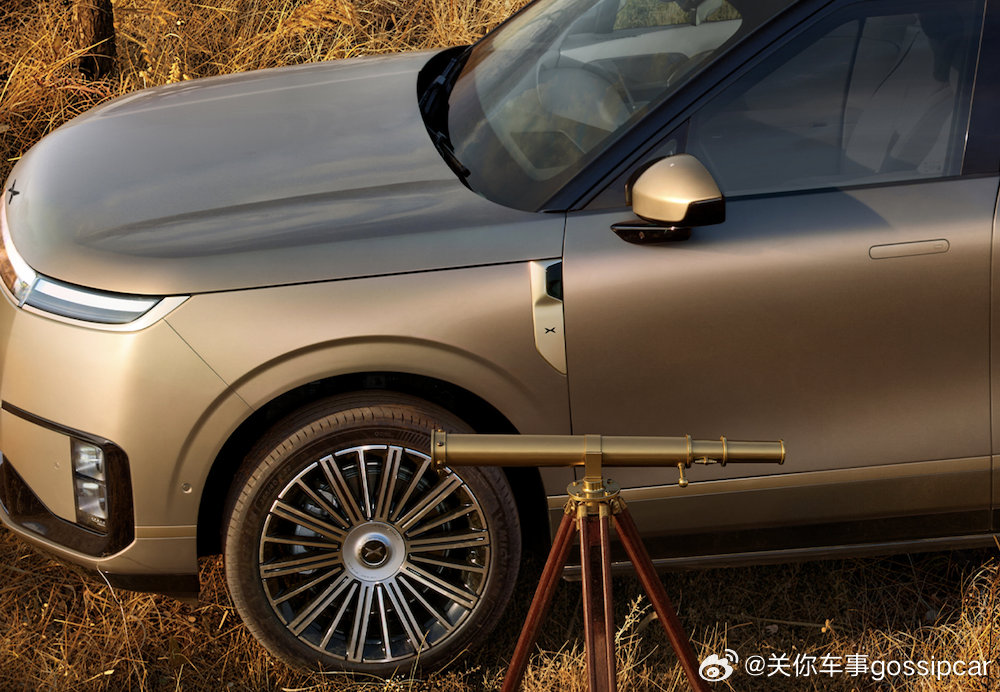 小鹏汽车最新的旗舰SUV，名字叫GX。大家都说这是大湾区揽胜。设计确实也是走的揽