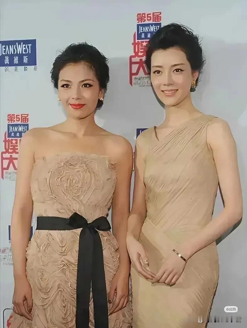 那时候车晓真的很漂亮，和刘涛在一起不相上下。
如今43岁的车晓太瘦了，瘦的有点变