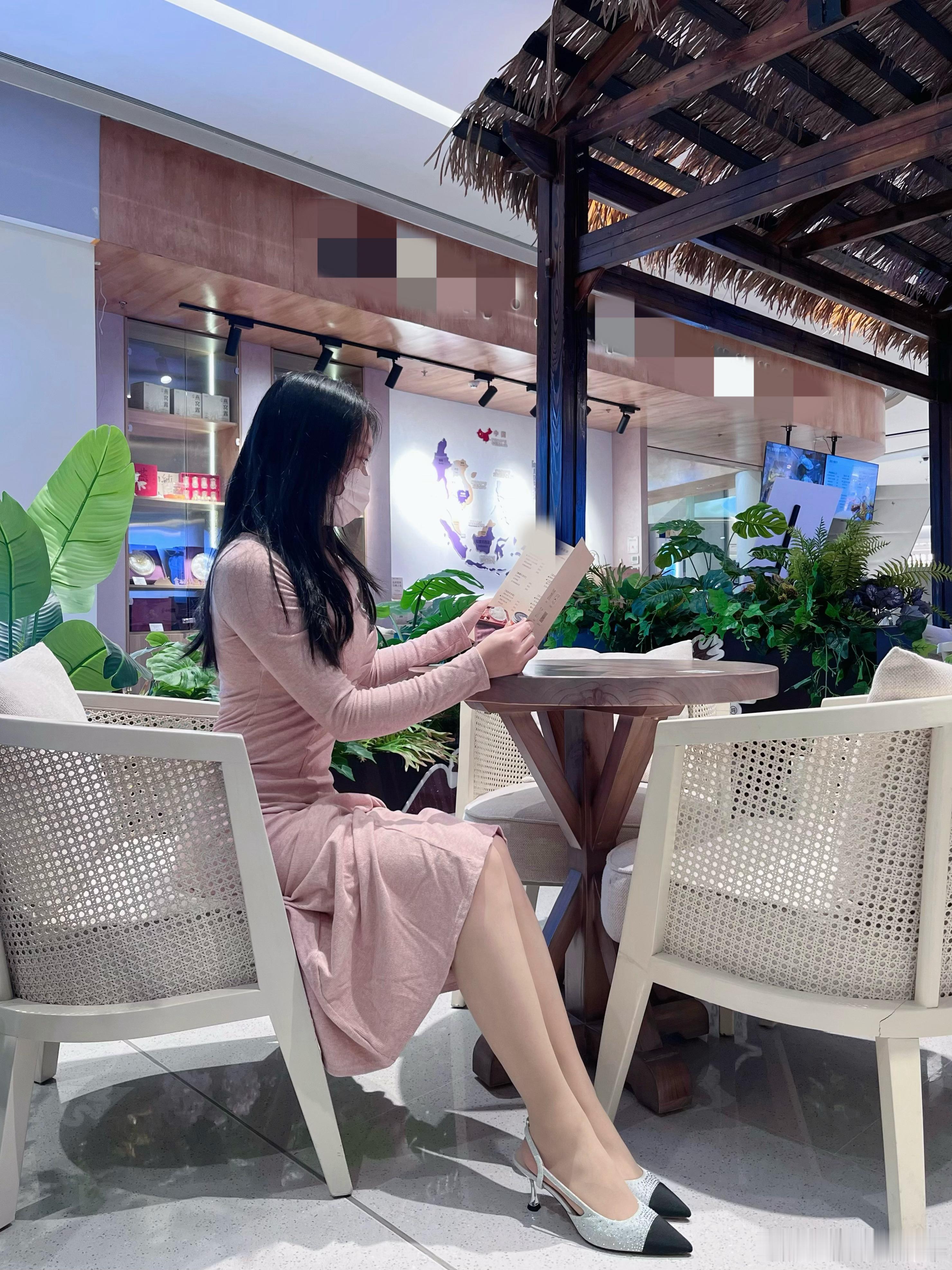 今日份穿搭～今日穿搭大长腿OOTD丝袜小姐姐