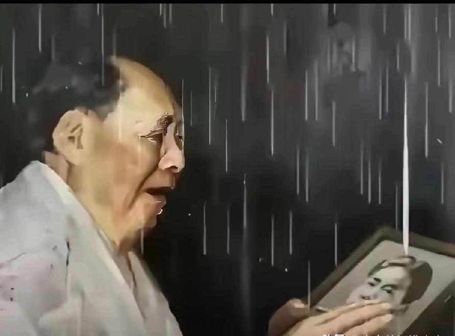 正值世界动乱之际，美以伊大打出手之时，让我们来看一幅油画。
伟人满面怆然，静静地