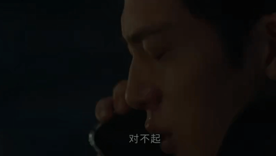 栾念终于哭了栾念前面一直绷着，像谁先软谁就输，看到她眼泪砸下来的时候我手机都放下