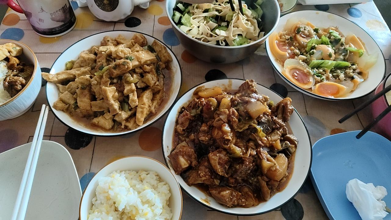 周六午餐，老婆大人的手艺太棒了