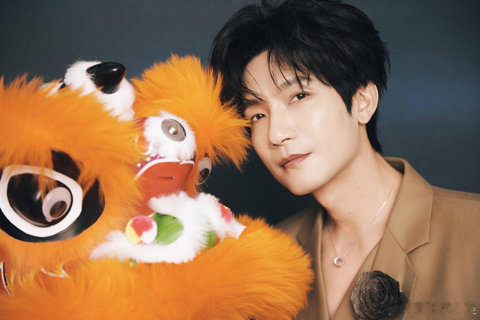 陈楚生的港湾太戳心了 真想把陈楚生的《港湾》分享给每一个疲惫的人听。他的声音太温