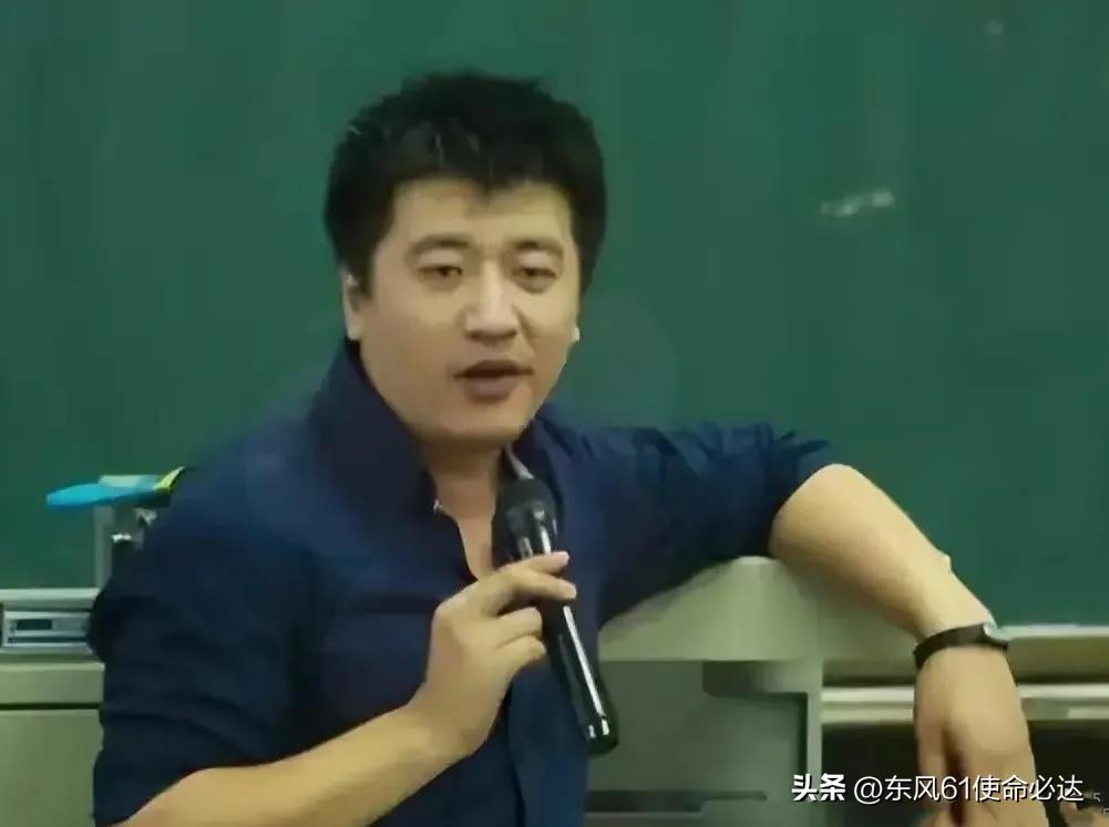 我觉得现在最心痛的，肯定是张雪峰公司的员工吧。

过年连放22天假，2月份统共就