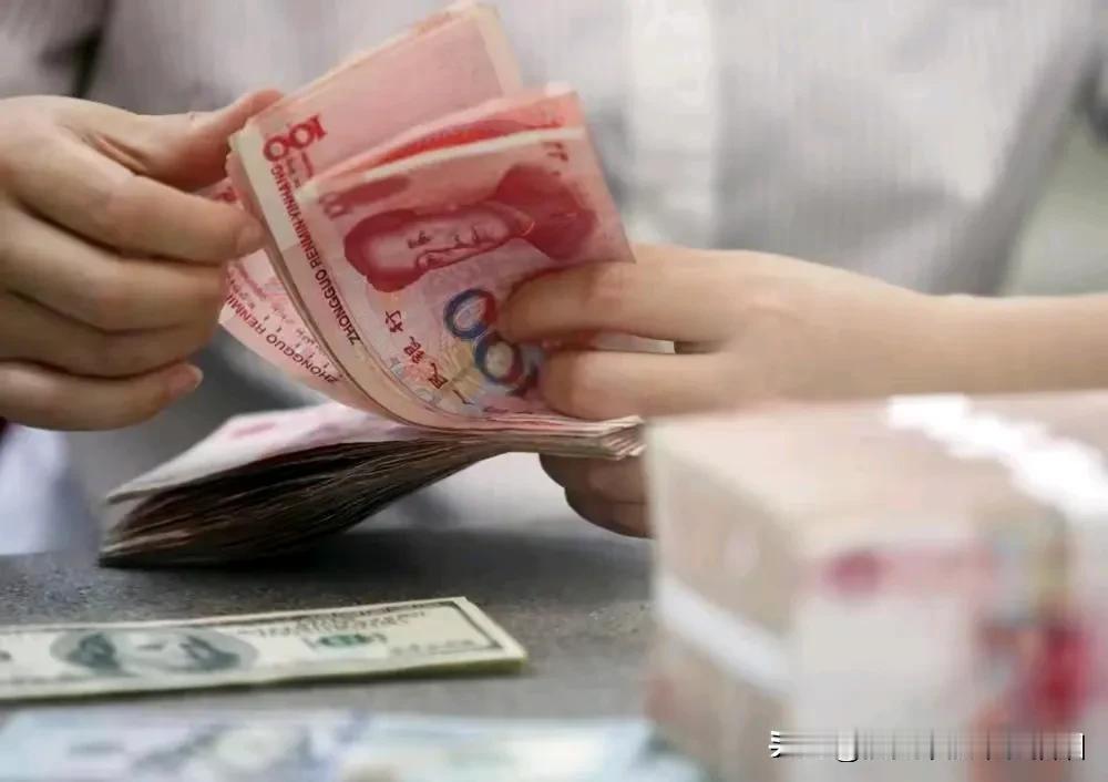 人民币国际化的推进将从多个层面影响普通民众的生活，具体体现在以下几个方面：

降