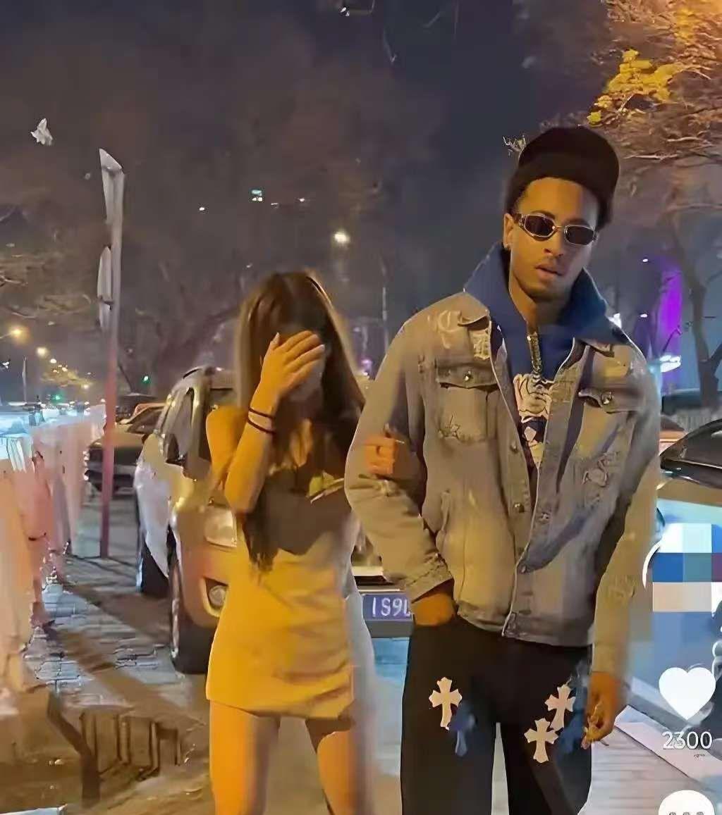 我真不想点这个炮。但看完校园里的几件事，憋出内伤。