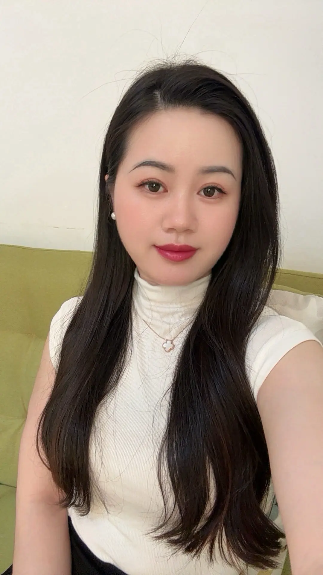 爱自己的明媚，也爱自己的破碎…