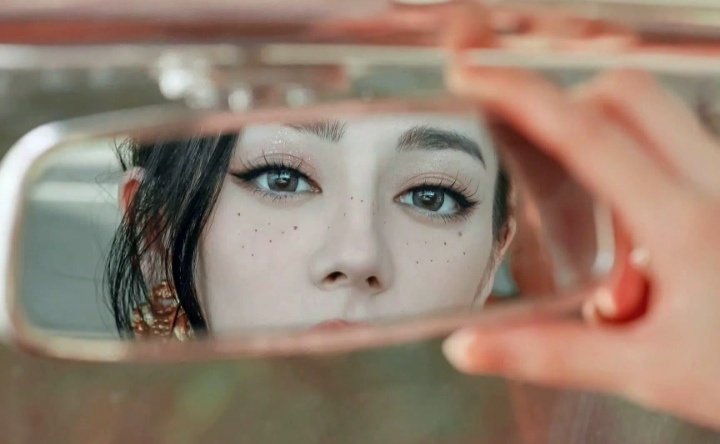 迪丽热巴[超话]骆驼全球品牌代言人迪丽热巴 dlrb 迪丽热巴 dlrb 迪丽热