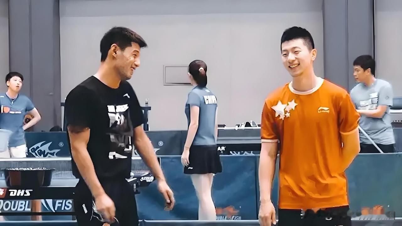 张继科提到马龙，让老乒迷瞬间“泪崩”！

大约有几年时间了吧，从马龙嘴里听不到张