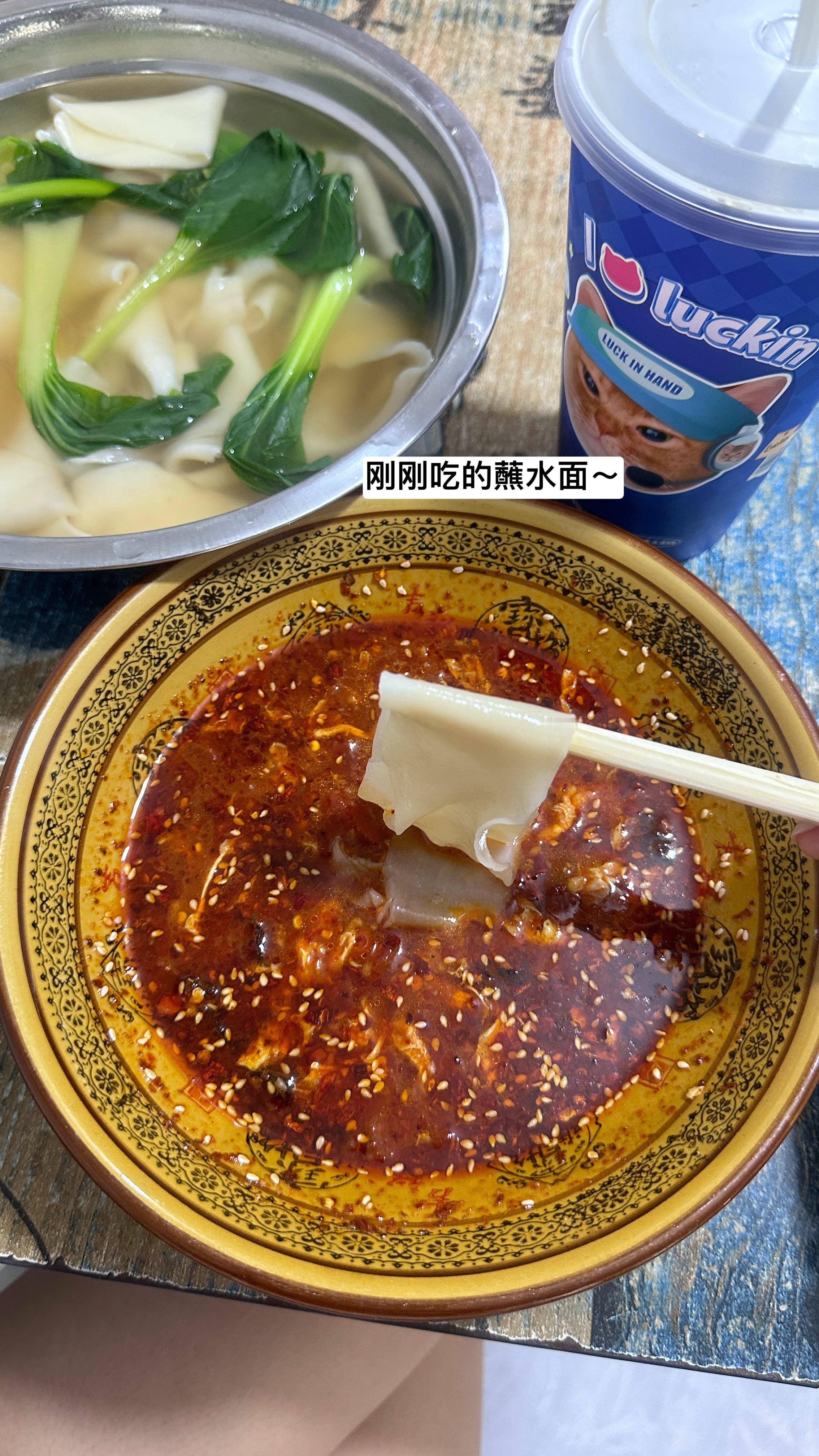我准备从下周起开始不吃晚饭了 因为我发现我每次只要吃了晚饭我的胃就很不舒服 还会