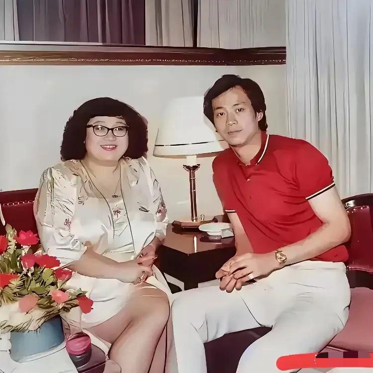这位男明星是谁？非常有气质，有谁认识他