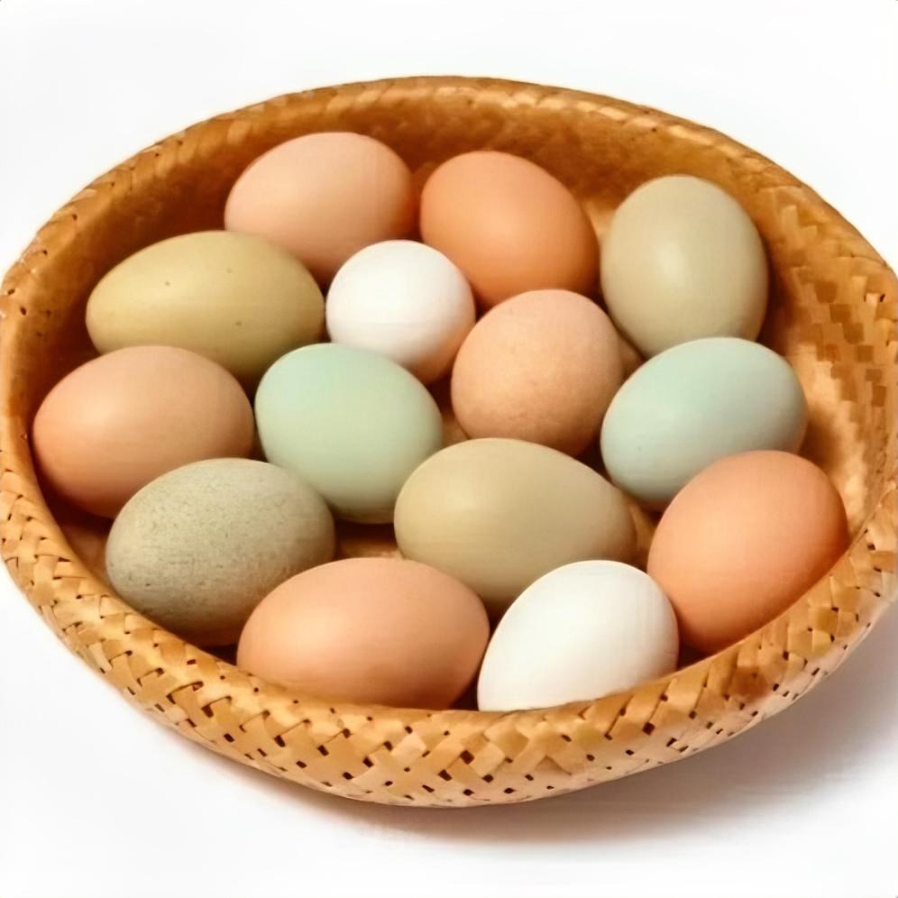 挑鸡蛋记住这3点，准没错
挑鸡蛋记住“多看多听”：优先选生产日期在7天内的，拿起