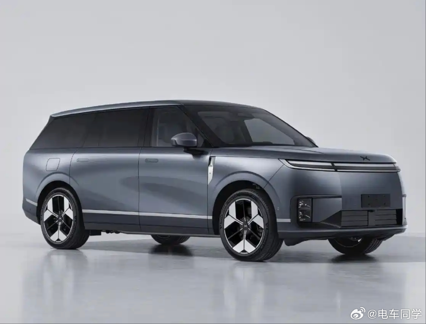 今年大型SUV市场我感觉都挤爆了....开年理想L9改款以为很炸了，没来得及回味