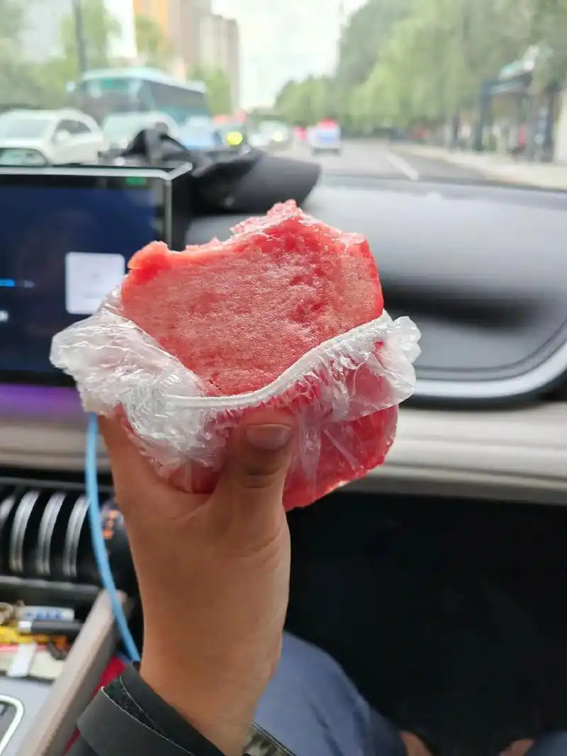 当自驾游只有我会开车时真是司机兼导游，腰酸背痛还不敢喊累！副驾睡觉的、后排吃零食