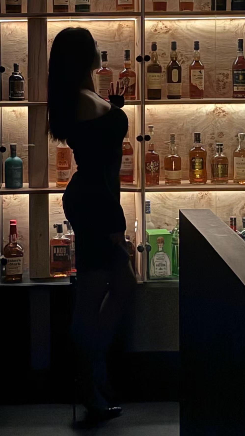 威士忌 微醺时刻 人类需要酒精 御姐 黑色系御姐穿搭