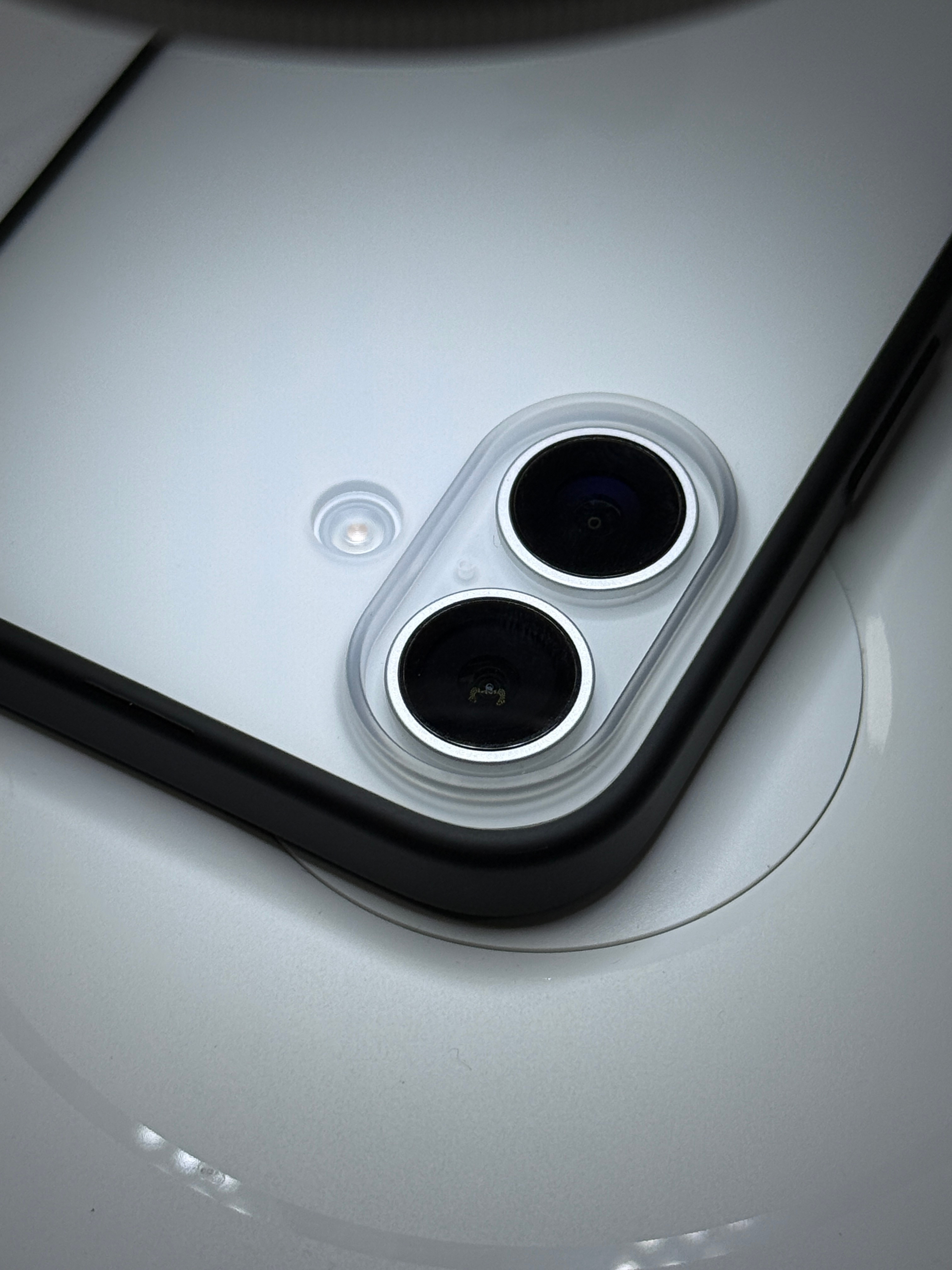 iPhone 的数据还是蛮准的，显微镜看起来孔都没啥偏差。孔位偏差影响最大的是数