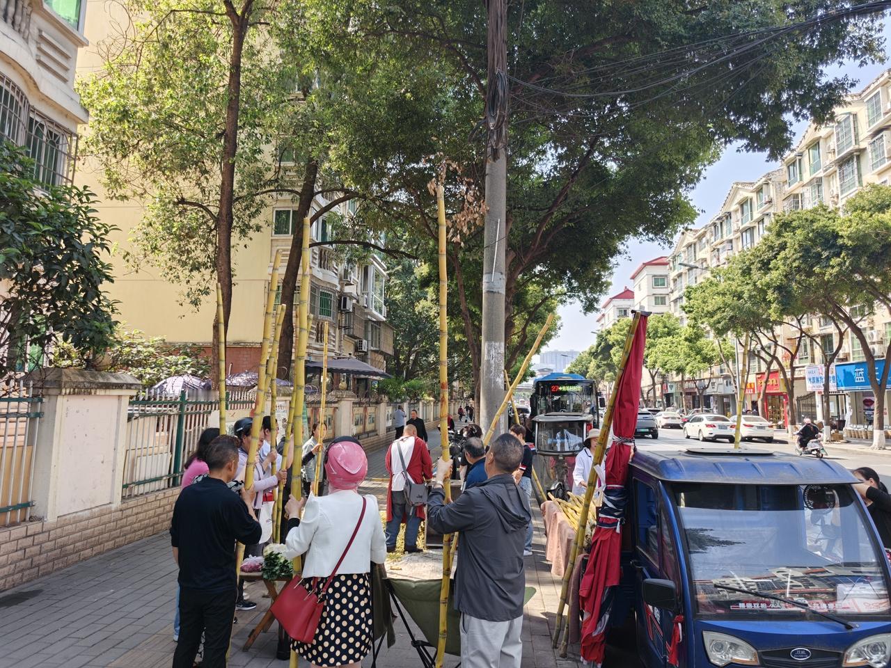 猜一猜，他们在干啥？