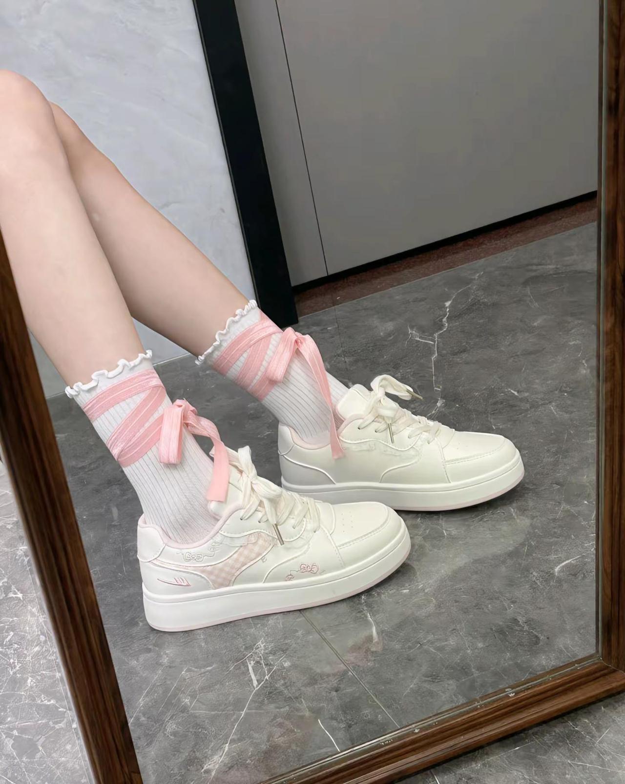 街拍穿搭 穿搭穿搭 女生白连衣裙 健身用品 穿搭