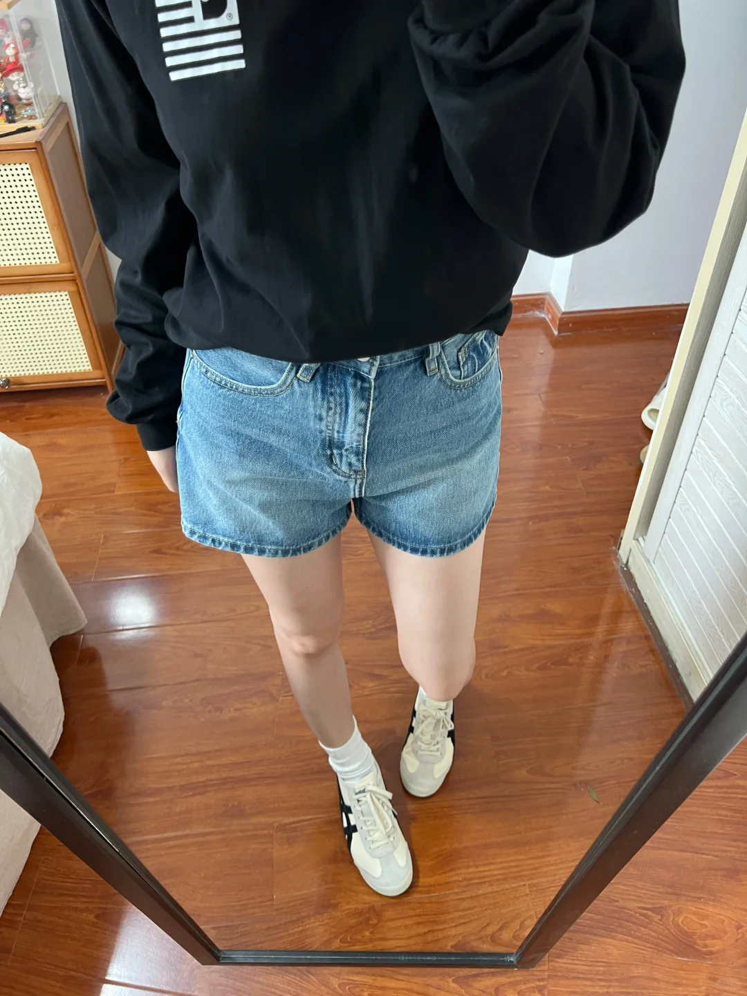 还是钟爱基础款 不得不说这个颜色还蛮显白