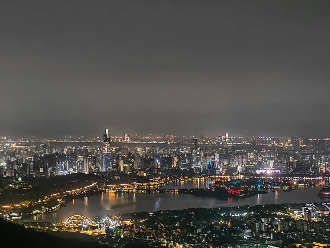 亲子夜爬紫金山