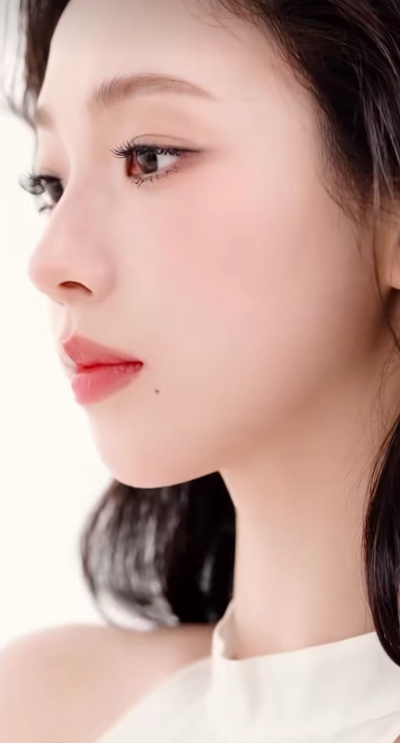 诶呦喂香美这次做的不错不错 我要被狗啃刘海萌哭了😭 