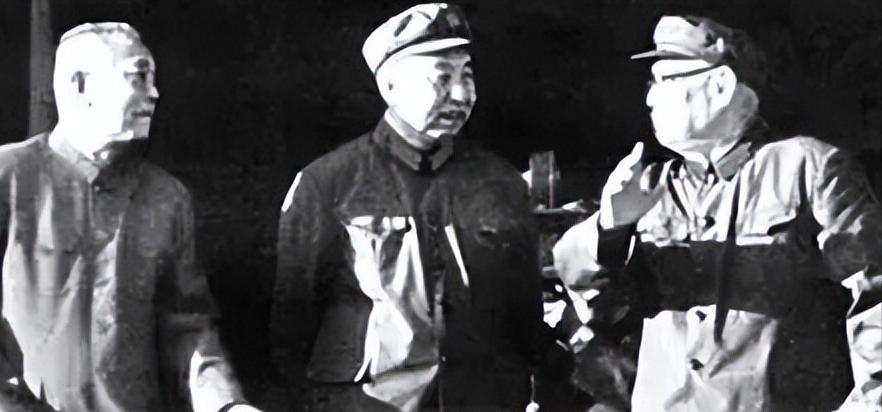 1976年9月9日毛主席病逝世后，局势面临严峻考验。叶帅命人给汪东兴打电话，汪接