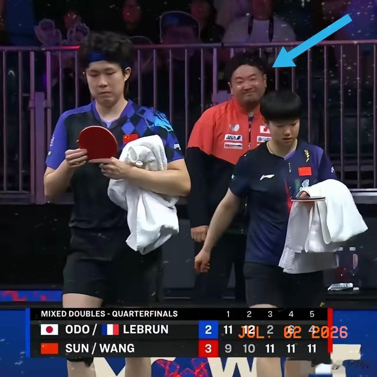 莎头3:2干翻大藤大布组合，
最抢镜的真不是莎头呐喊，也不是大布崩溃，
而是: 